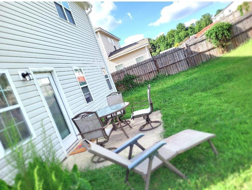 Private Room & Bathroom Close To Downtown Raleigh Exterior foto