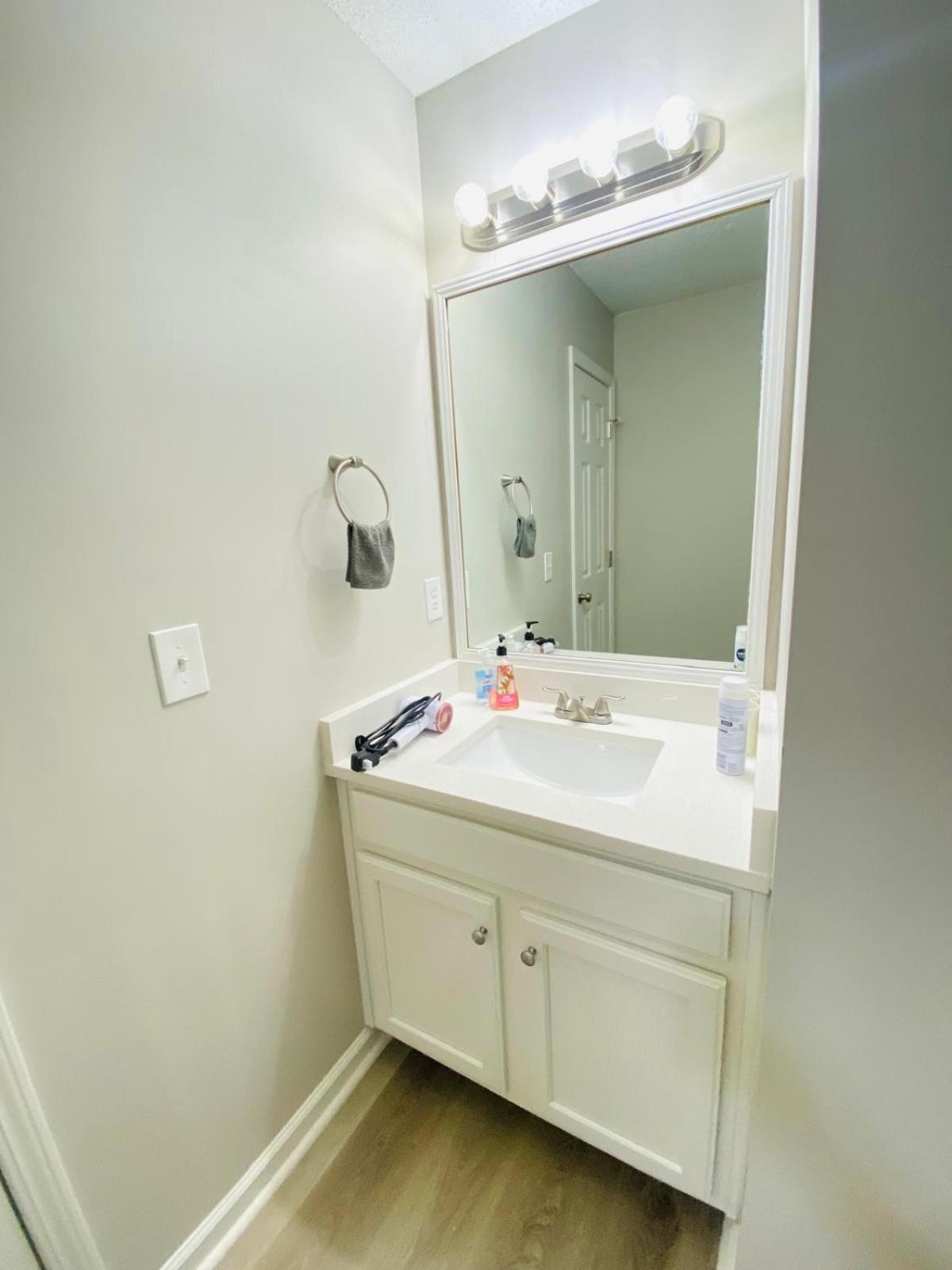 Private Room & Bathroom Close To Downtown Raleigh Exterior foto